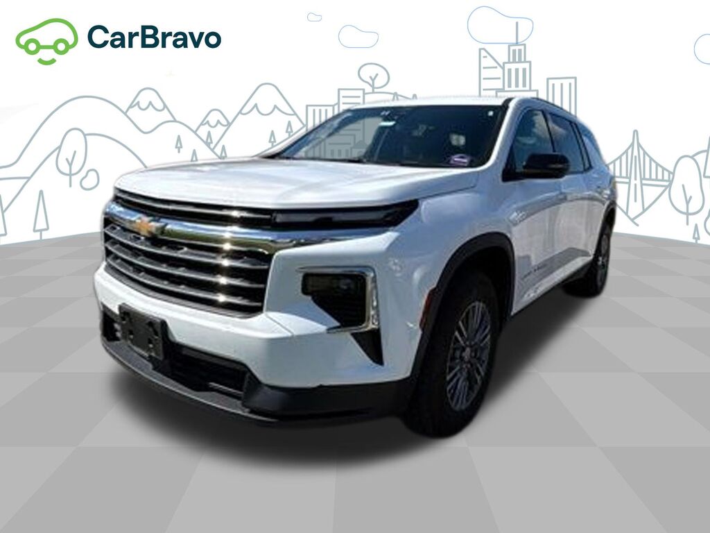 2025 Chevrolet Traverse LT — photo 1 of 2