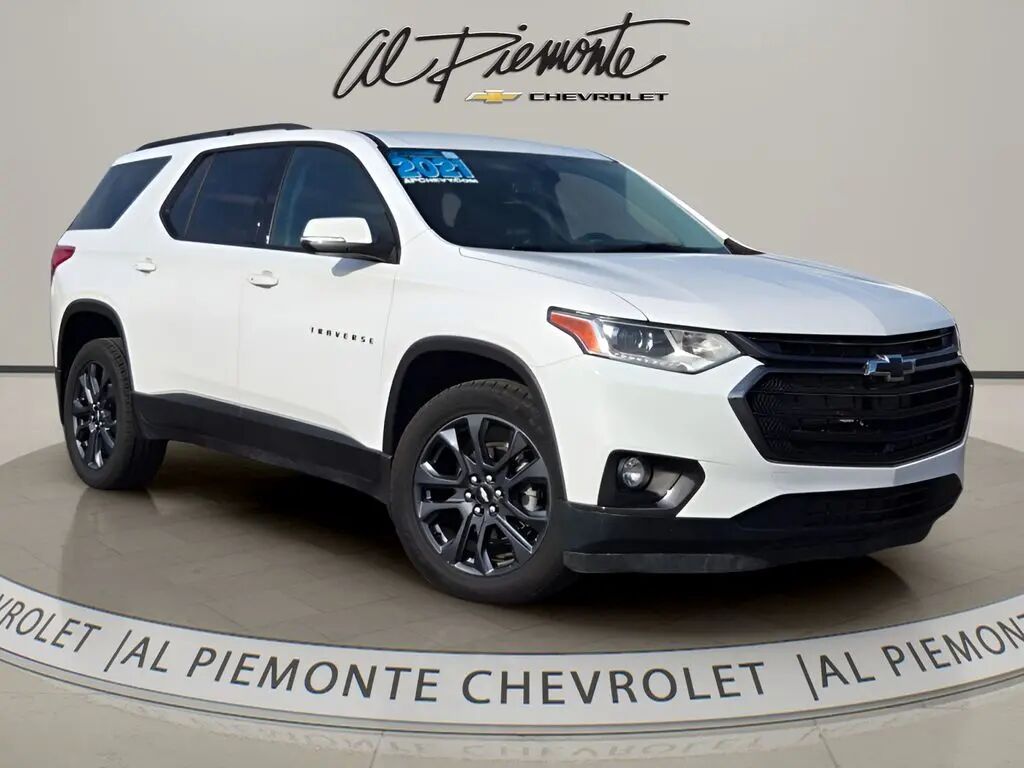 2021 Chevrolet Traverse RS — photo 1 of 13