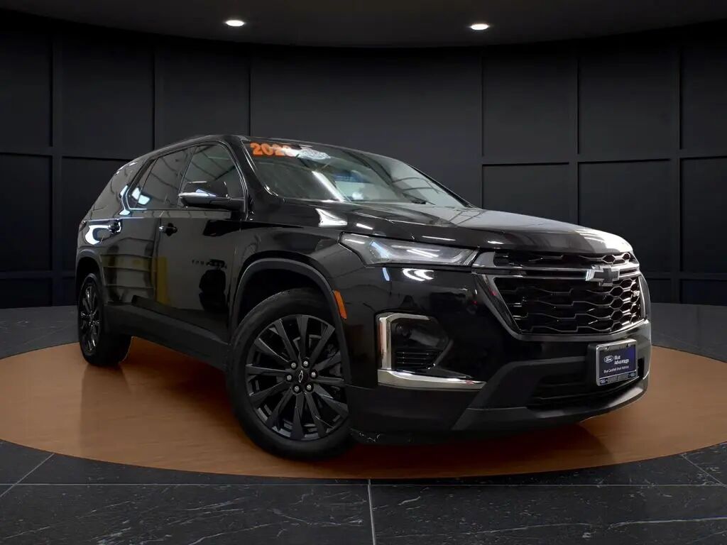 2023 Chevrolet Traverse RS — photo 1 of 13