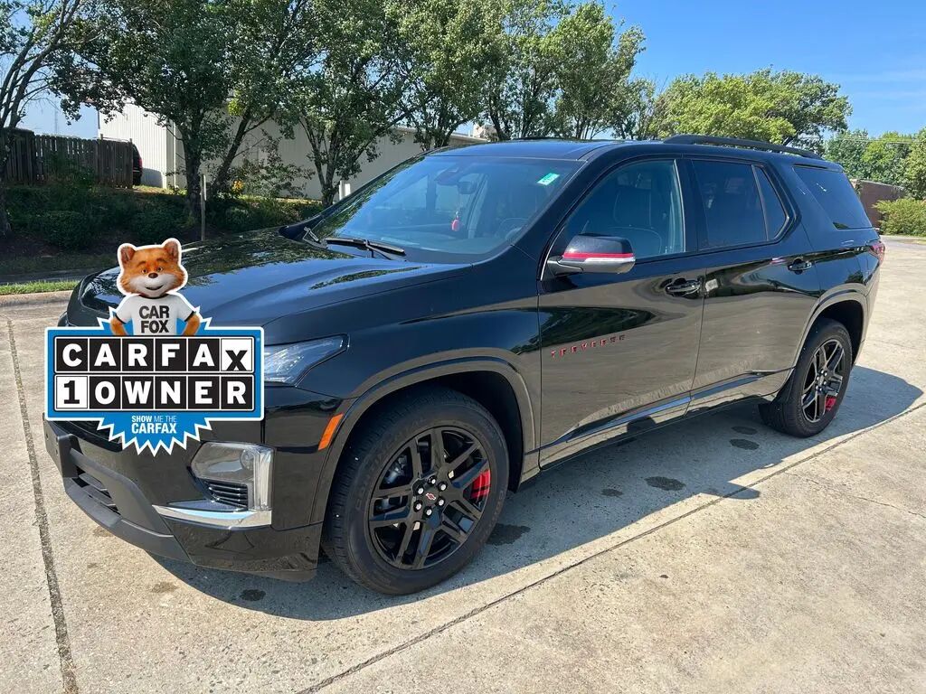 2023 Chevrolet Traverse Premier — photo 1 of 14