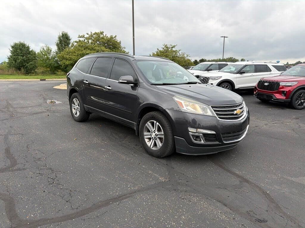2016 Chevrolet Traverse LT — photo 1 of 1