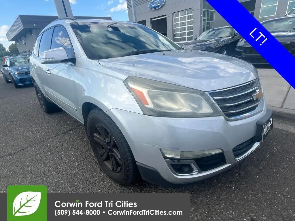 2013 Chevrolet Traverse LT — photo 1 of 11