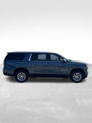 2025 Chevrolet Suburban LT