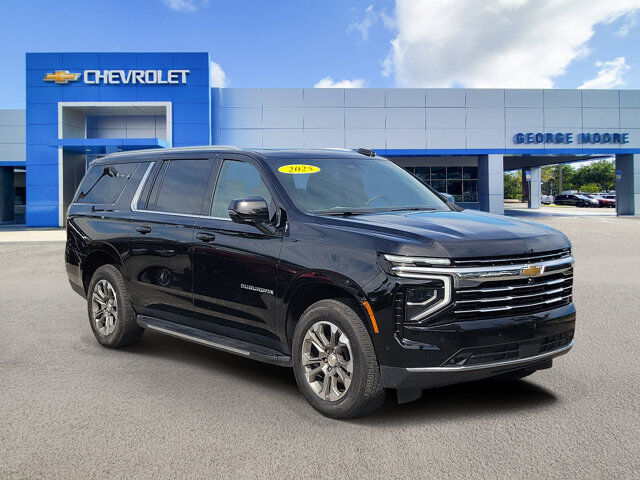 2025 Chevrolet Suburban LT