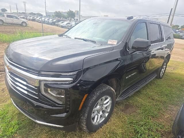 2025 Chevrolet Suburban LT