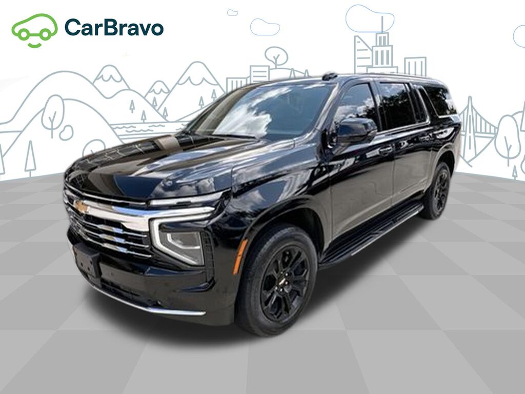 2025 Chevrolet Suburban LT — photo 1 of 7