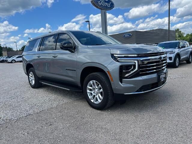 2025 Chevrolet Suburban LT