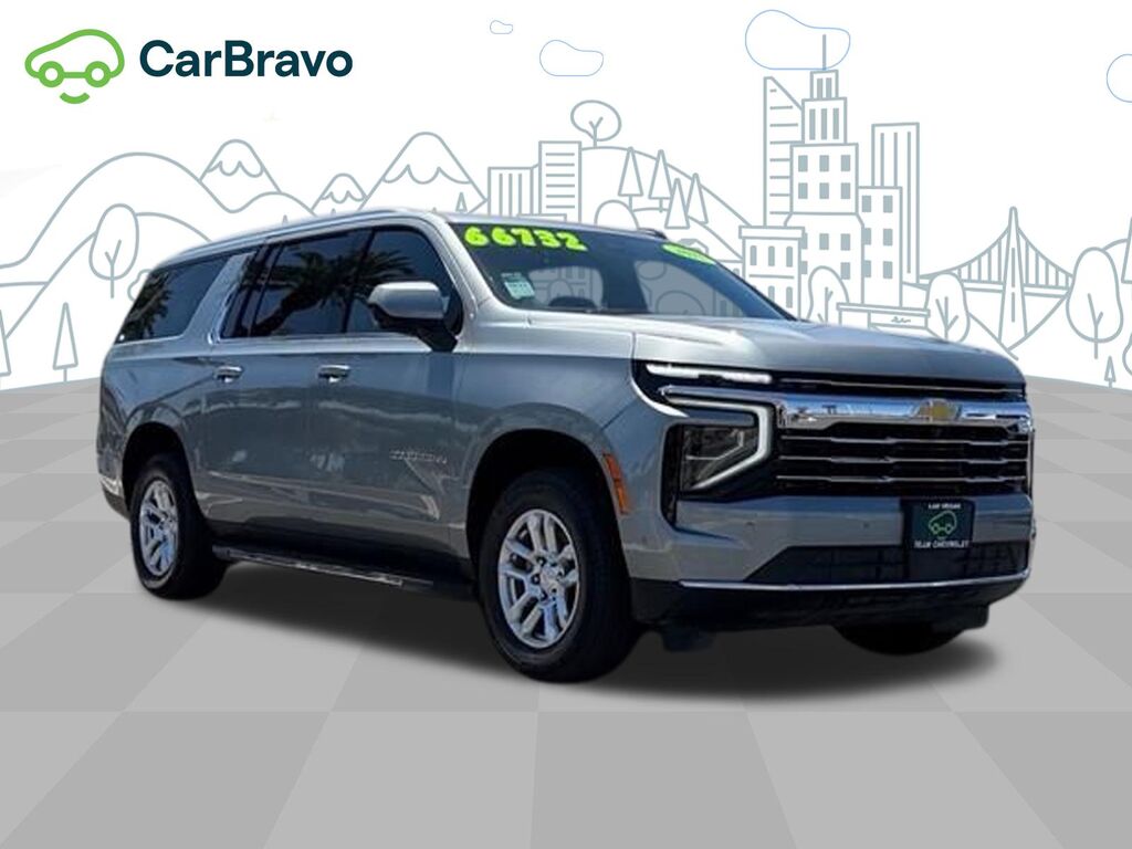 2025 Chevrolet Suburban LT — photo 1 of 6