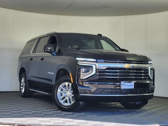 2025 Chevrolet Suburban LT
