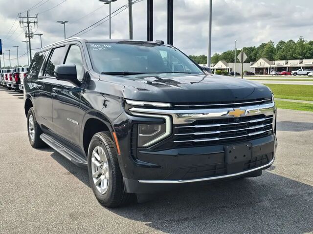 2025 Chevrolet Suburban LT