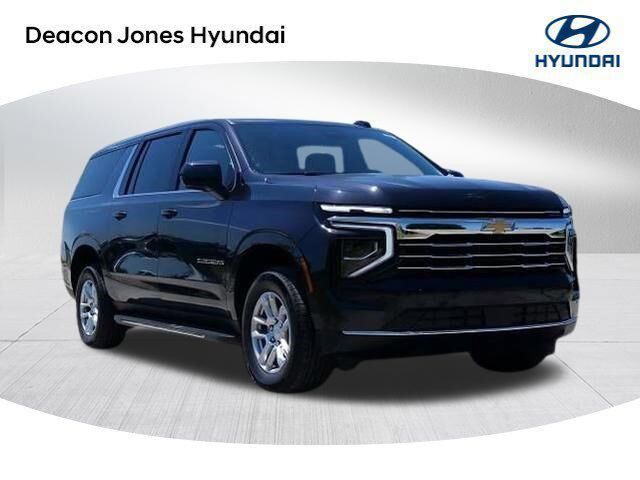 2025 Chevrolet Suburban LT