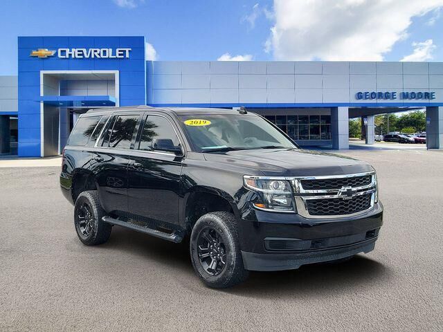 2019 Chevrolet Tahoe LS — photo 1 of 4