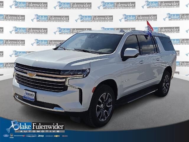 2023 Chevrolet Suburban LT — photo 1 of 13