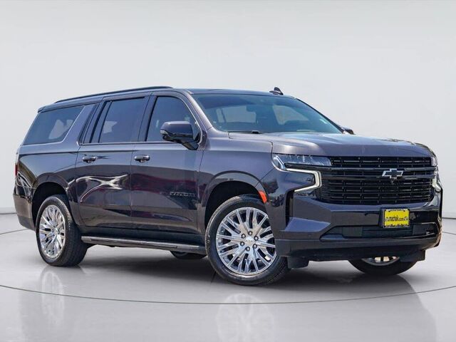 2023 Chevrolet Suburban RST