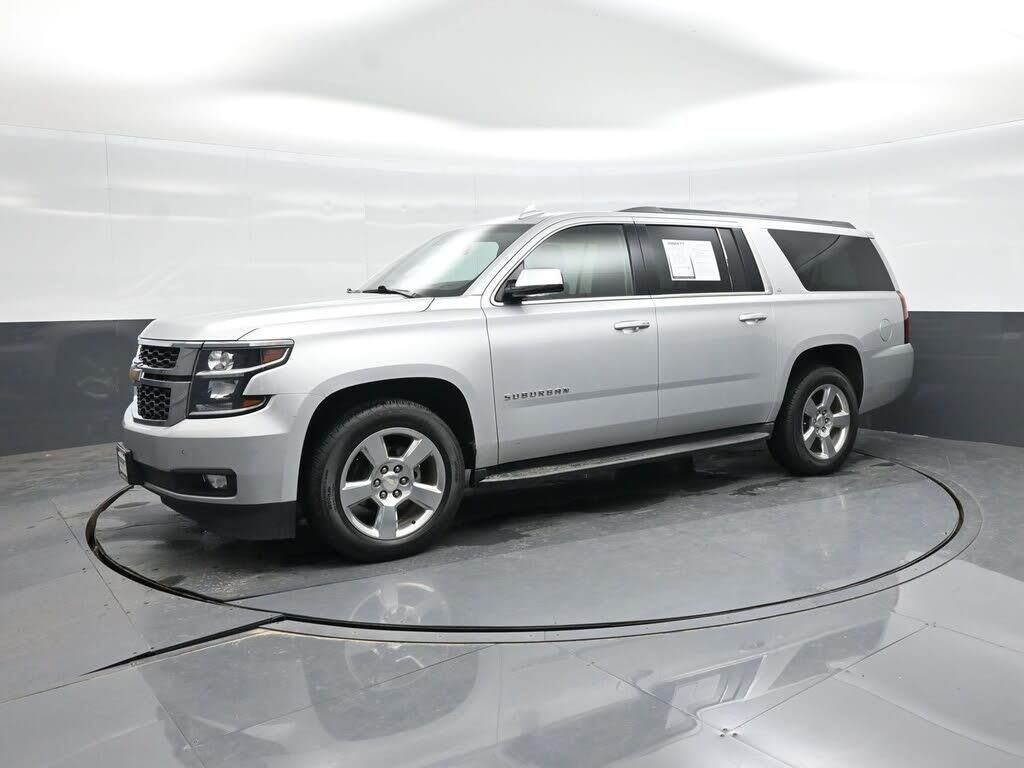 2017 Chevrolet Suburban LT — photo 1 of 1