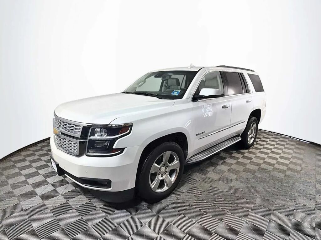 2016 Chevrolet Tahoe LT — photo 1 of 1