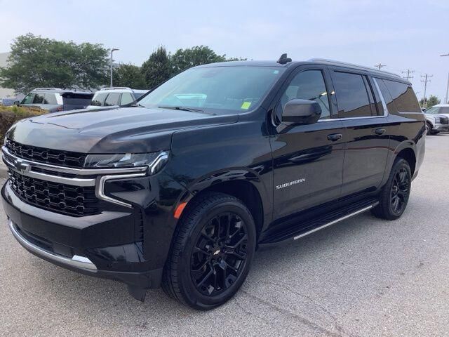 2023 Chevrolet Suburban LS