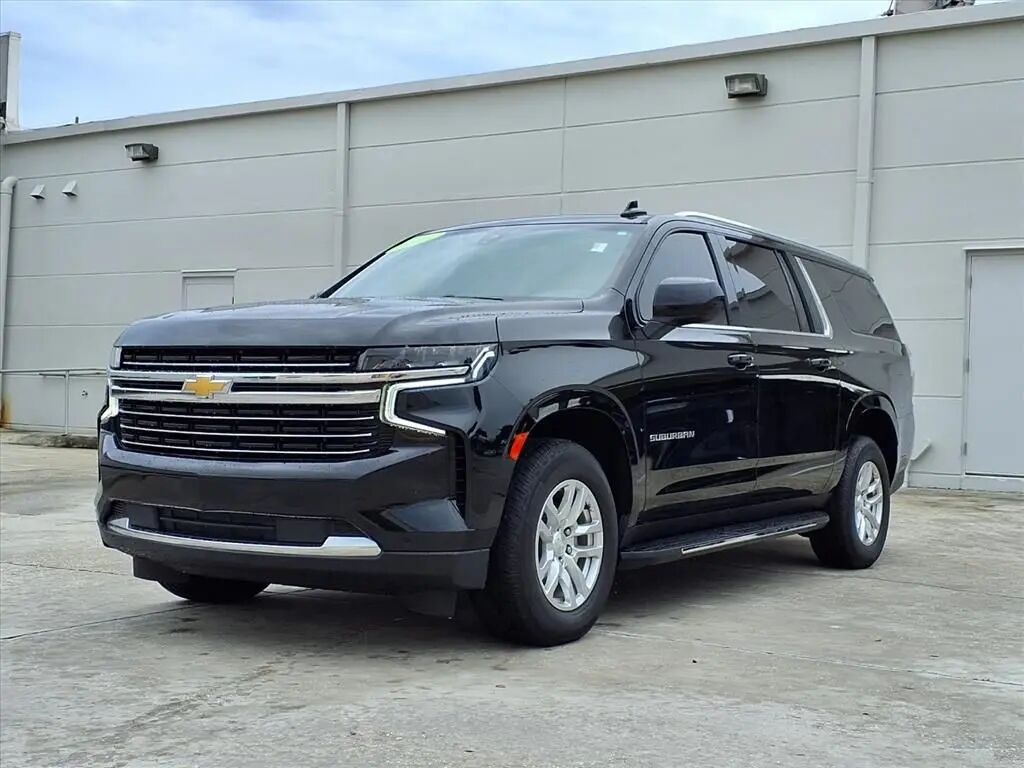 2022 Chevrolet Suburban LT — photo 1 of 19