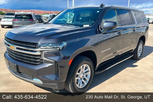 2024 Chevrolet Suburban LT — photo 1 of 13