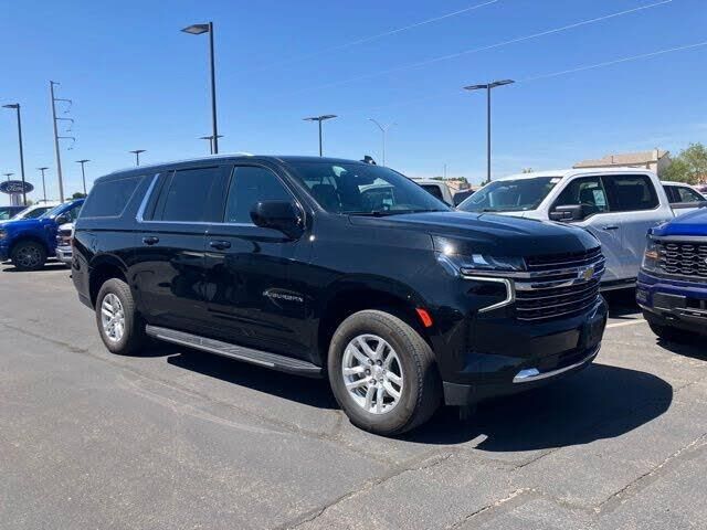 2024 Chevrolet Suburban LT
