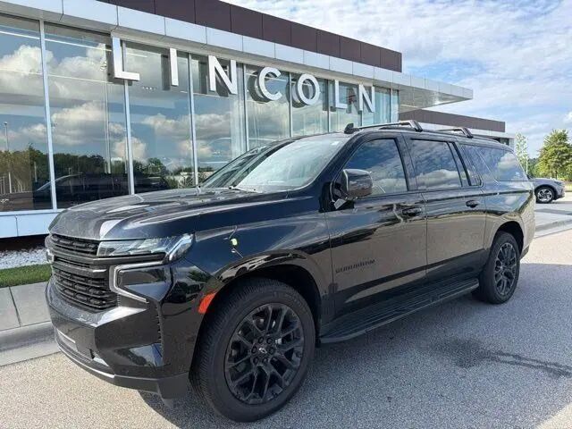 2023 Chevrolet Suburban RST