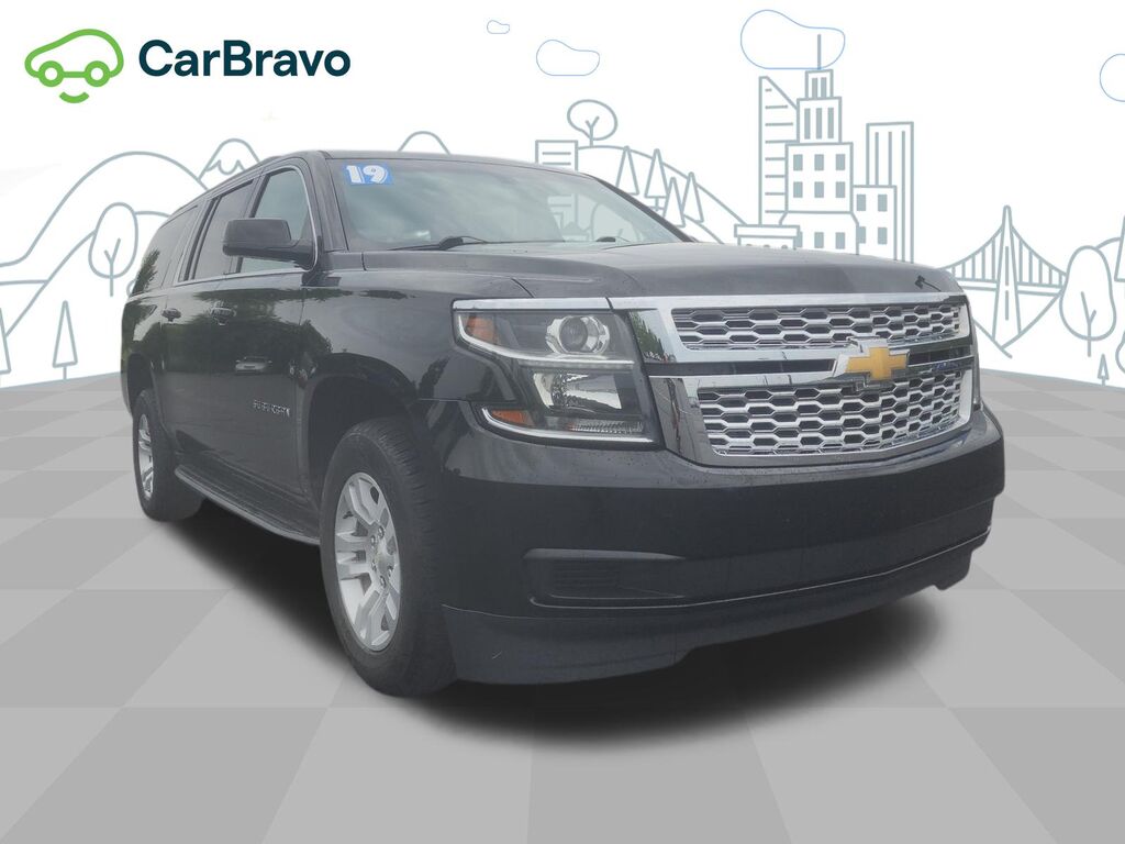2019 Chevrolet Suburban LS — photo 1 of 7