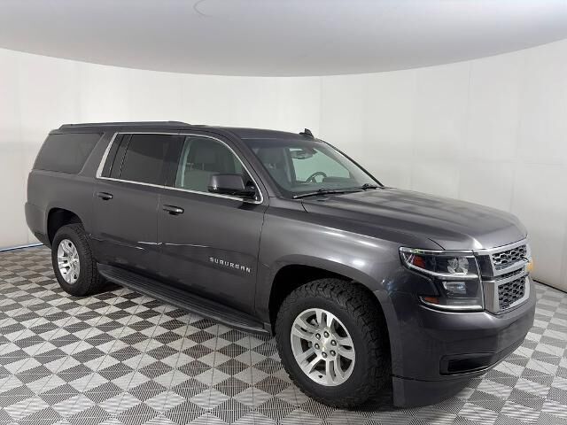 2017 Chevrolet Suburban LS — photo 1 of 13