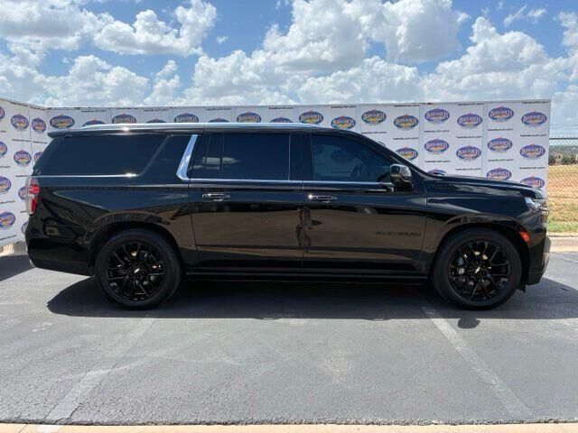 2023 Chevrolet Suburban High Country