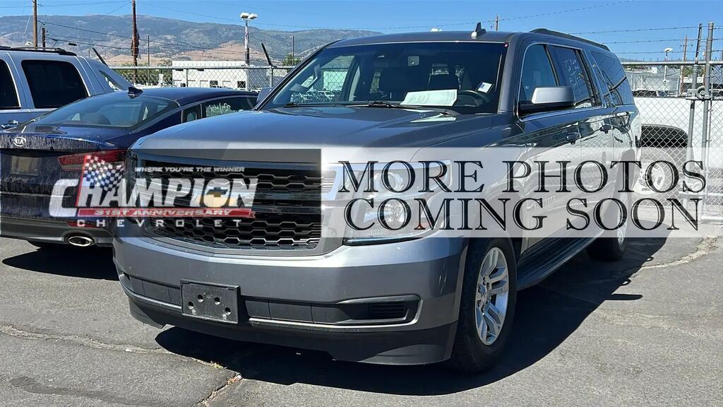 2019 Chevrolet Suburban LT — photo 1 of 3