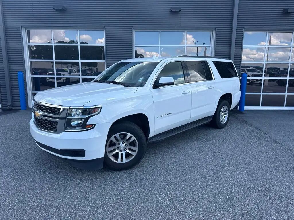 2019 Chevrolet Suburban LT — photo 1 of 5
