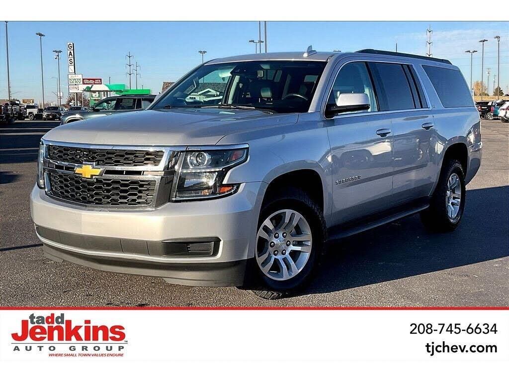 2018 Chevrolet Suburban LT — photo 1 of 2