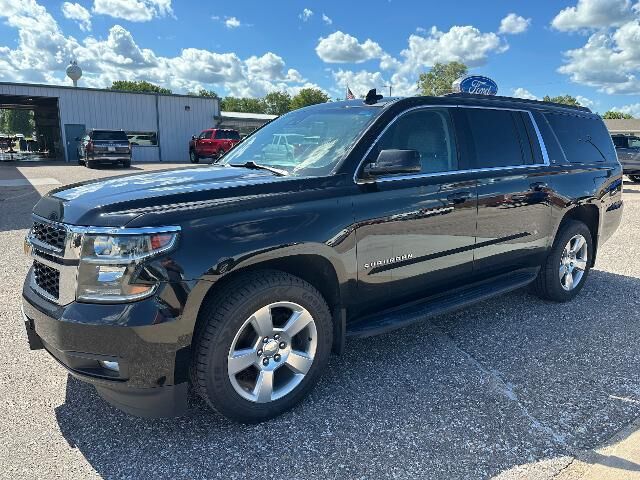 2020 Chevrolet Suburban LT — photo 1 of 13