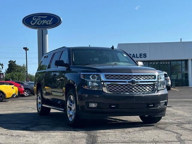 2017 Chevrolet Suburban LT