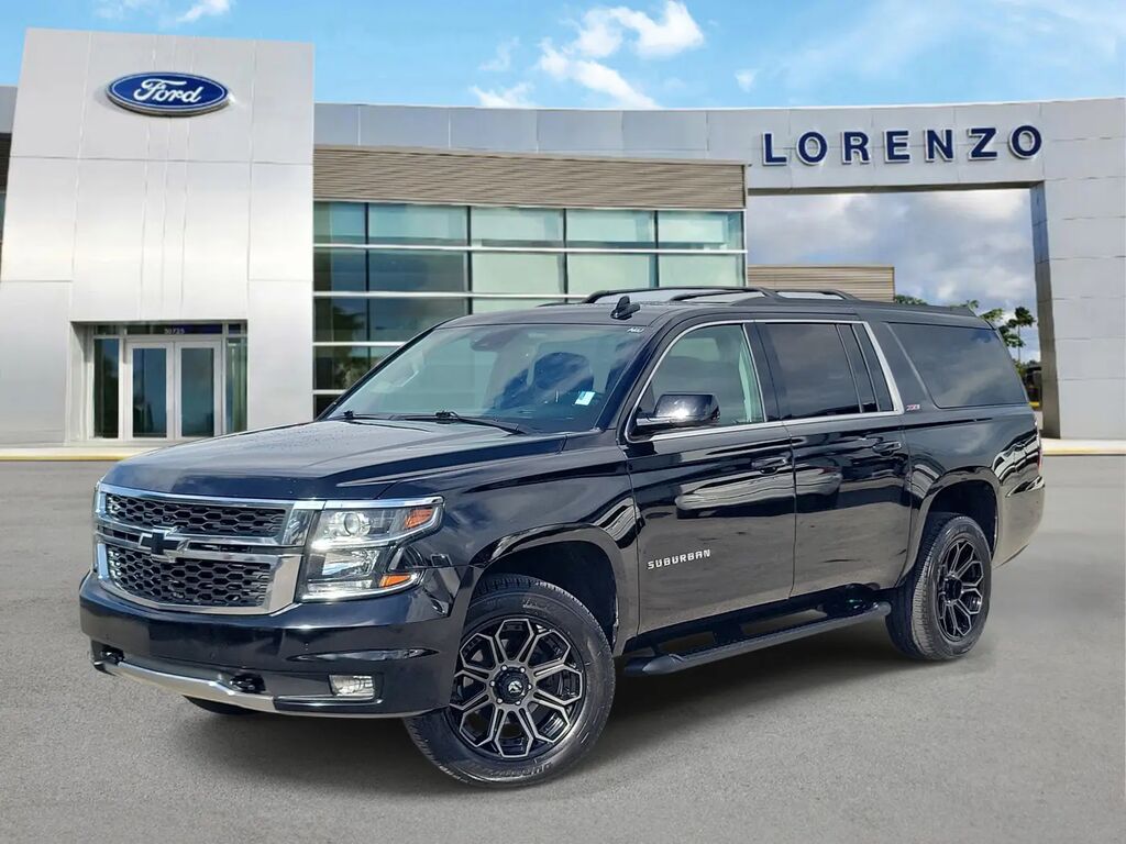 2020 Chevrolet Suburban LT — photo 1 of 26
