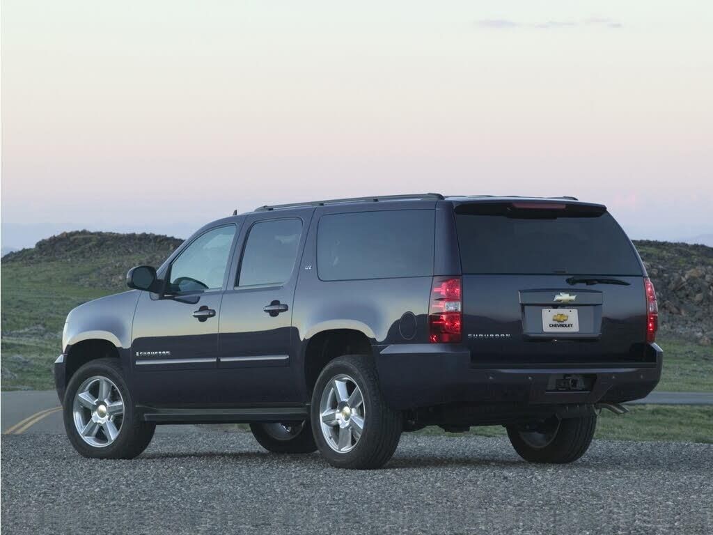 2014 Chevrolet Suburban LT — photo 1 of 1
