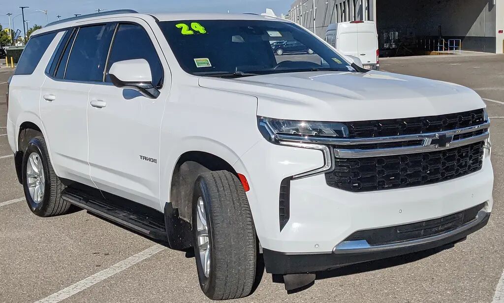 2024 Chevrolet Tahoe LS — photo 1 of 13