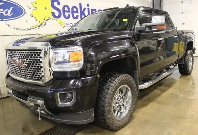 2015 GMC Sierra 2500HD Denali — photo 1 of 13