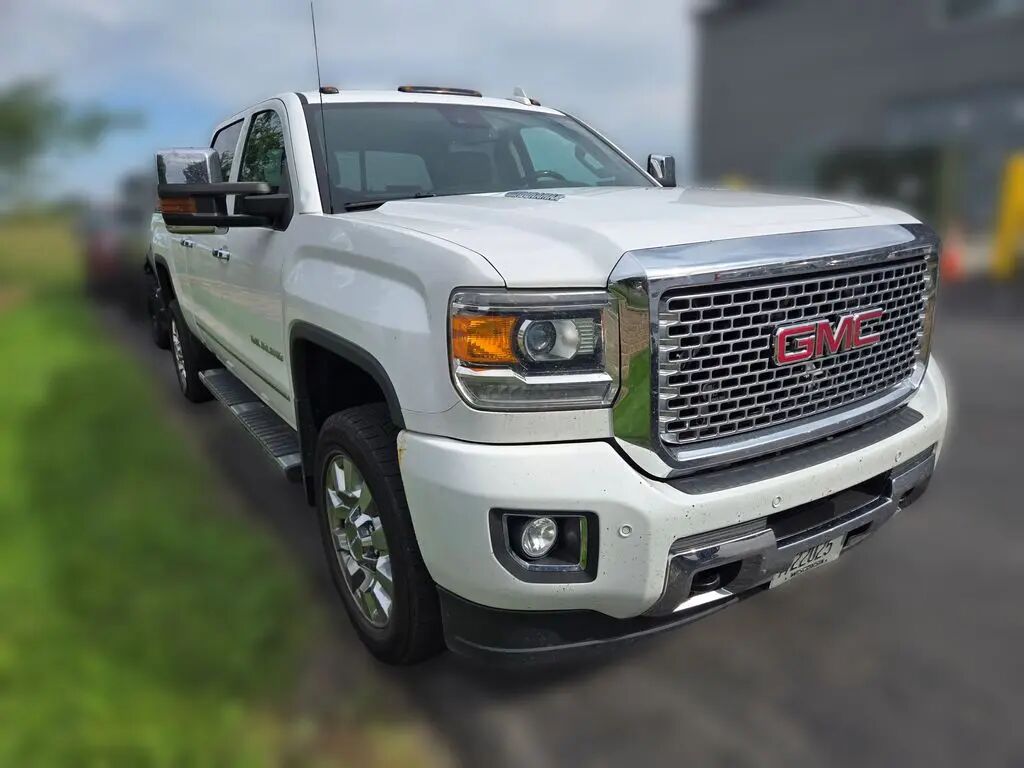 2016 GMC Sierra 2500HD Denali — photo 1 of 8