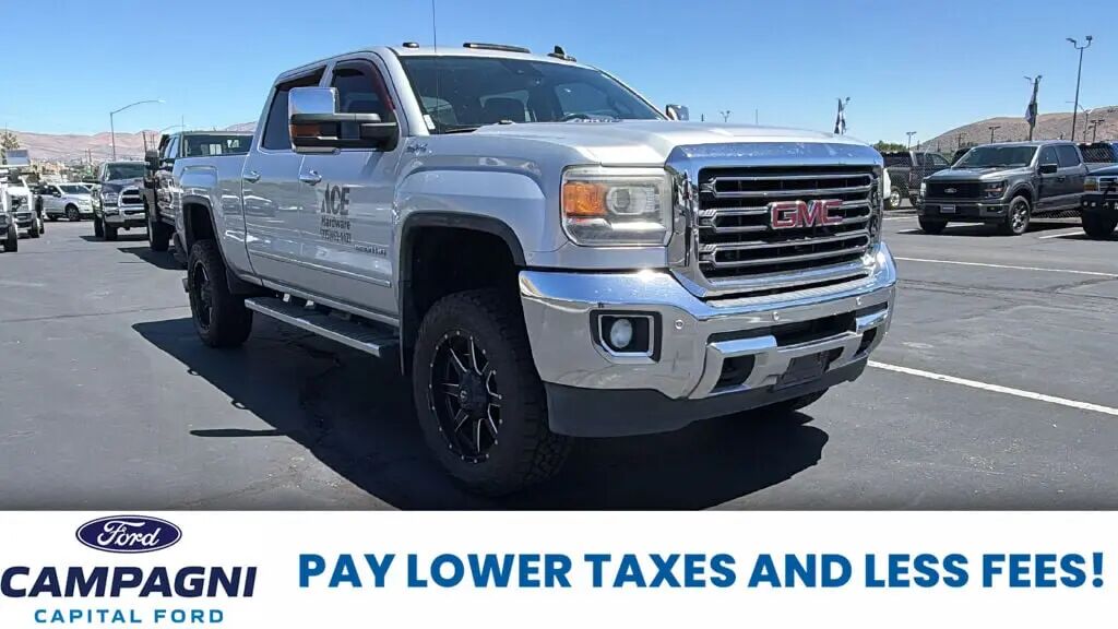 2015 GMC Sierra 2500HD SLT — photo 1 of 3