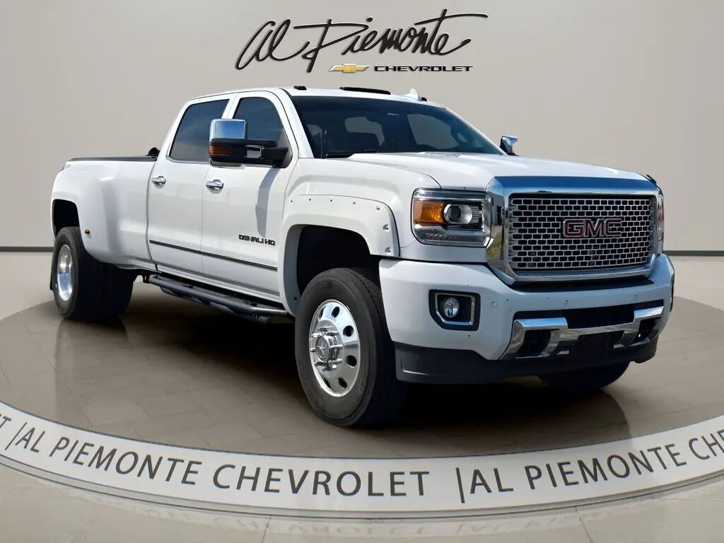 2015 GMC Sierra 3500HD Denali — photo 1 of 13