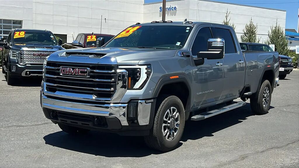 2024 GMC Sierra 2500HD SLT — photo 1 of 13