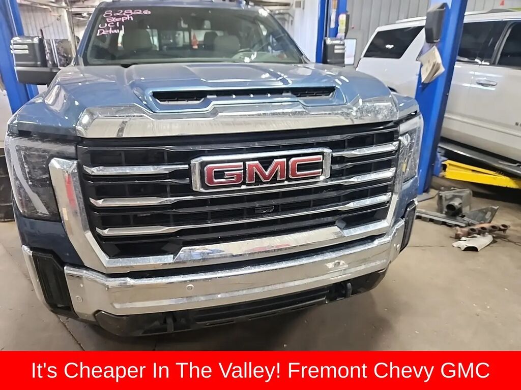 2024 GMC Sierra 2500HD SLT — photo 1 of 6