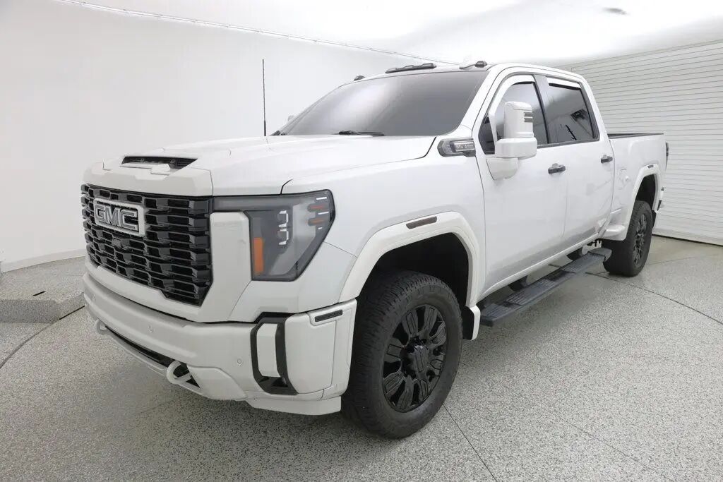 2024 GMC Sierra 2500HD Denali — photo 1 of 13