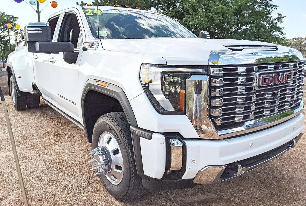 2024 GMC Sierra 3500HD Denali — photo 1 of 13