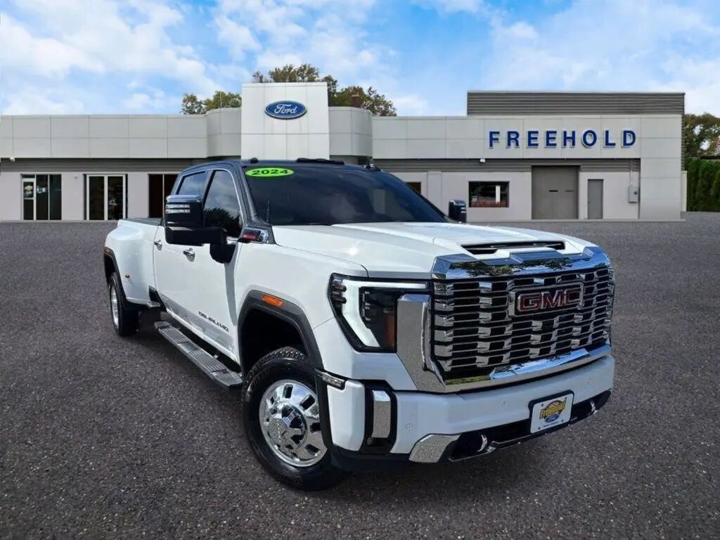 2024 GMC Sierra 3500HD Denali — photo 1 of 13