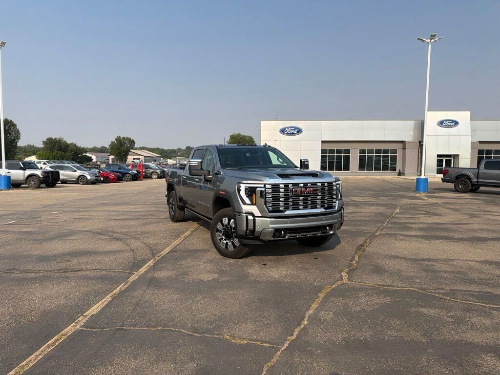 2025 GMC Sierra 2500HD Denali — photo 1 of 13