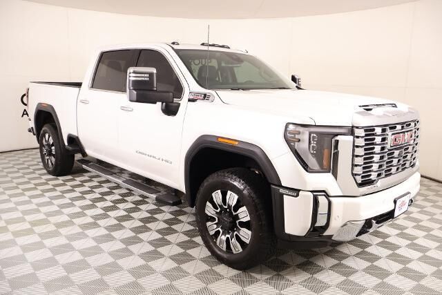 2025 GMC Sierra 2500HD Denali — photo 1 of 5