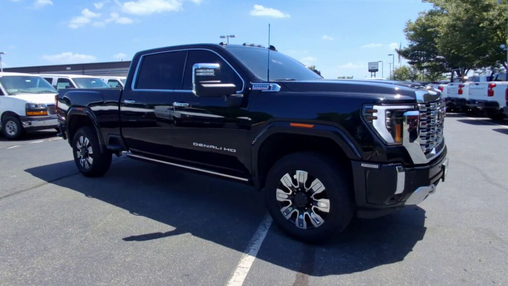 2025 GMC Sierra 2500HD Denali — photo 1 of 7