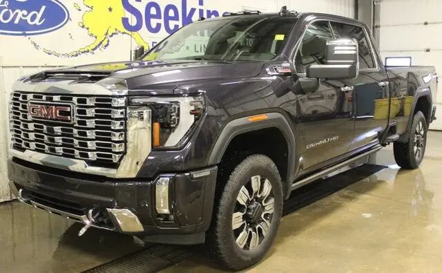2025 GMC Sierra 3500HD Denali