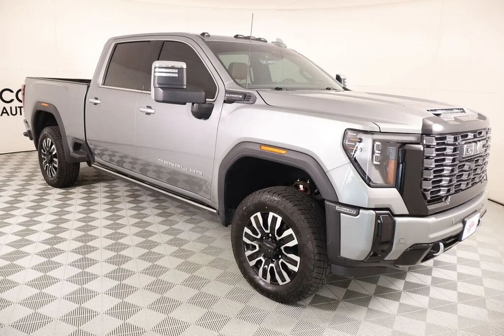 2025 GMC Sierra 2500HD Denali Ultimate — photo 1 of 13